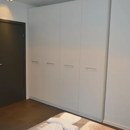 Gitea Lilies דירה