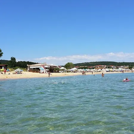 Апартамент Gitea Lilies