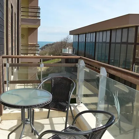 Gitea Lilies Созопол